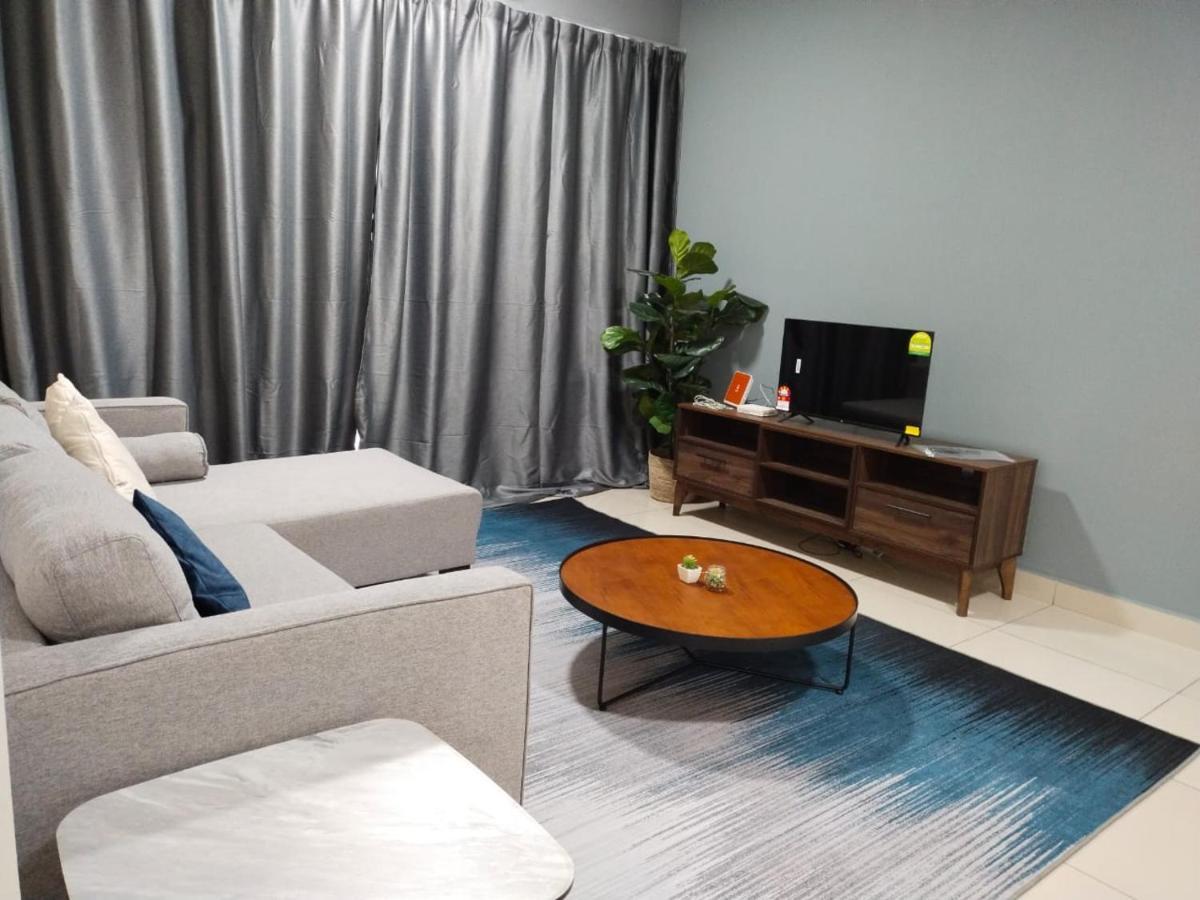 3 Bedrooms Big House Saville Cheras Mrt With Balcony エクステリア 写真
