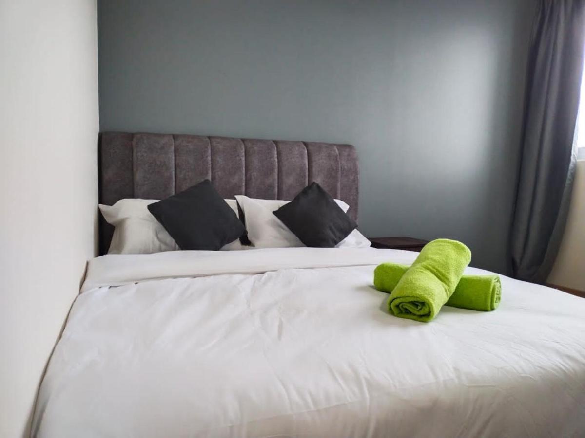 3 Bedrooms Big House Saville Cheras Mrt With Balcony エクステリア 写真